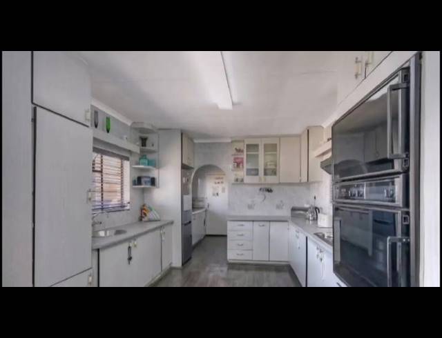 6 BEDROOM HOUSE FOR SALE IN MARLBORO